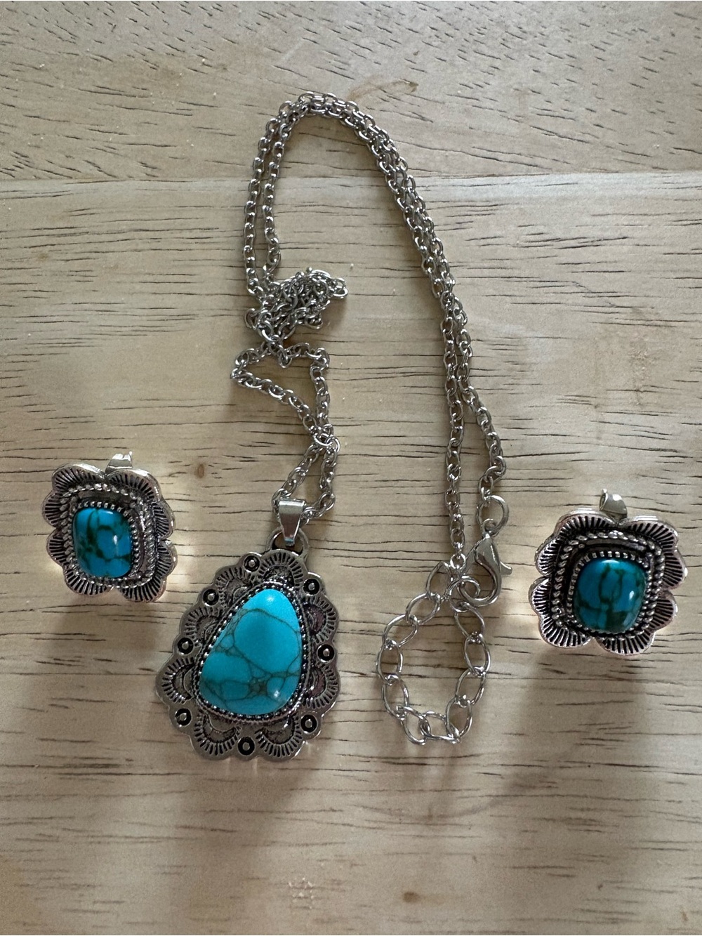 Turquoise Stone Silver-Tone Pendant Necklace and Stud Earrings Set